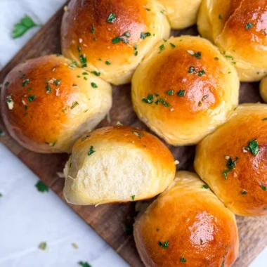 Homemade Garlic Butter Rolls